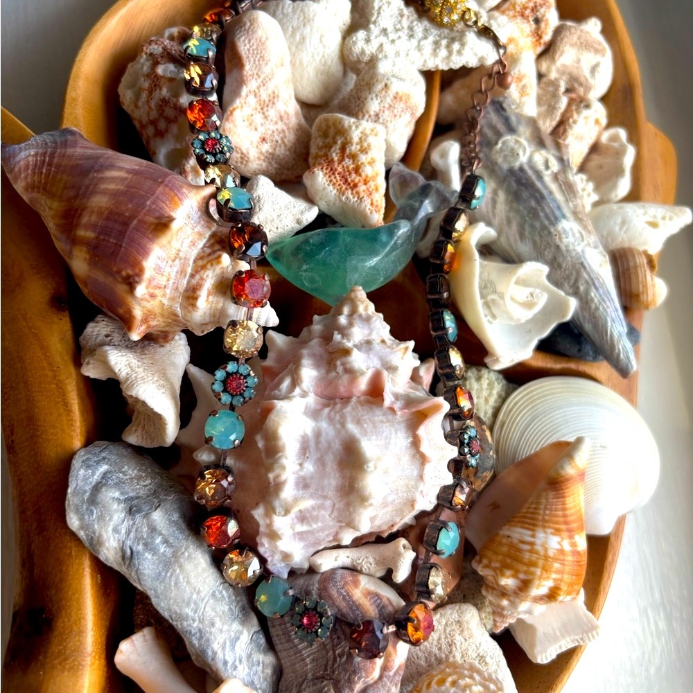 Elegant Multicolor Crystal Necklace - Picture 4 of 4